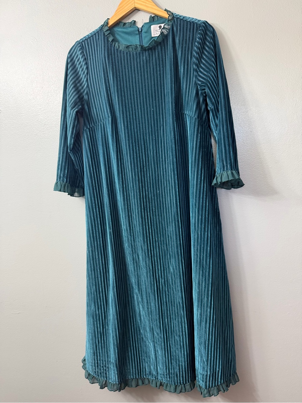 Dainty Jewells Teal Velvet Pleated Midi Dress - Women's medium
